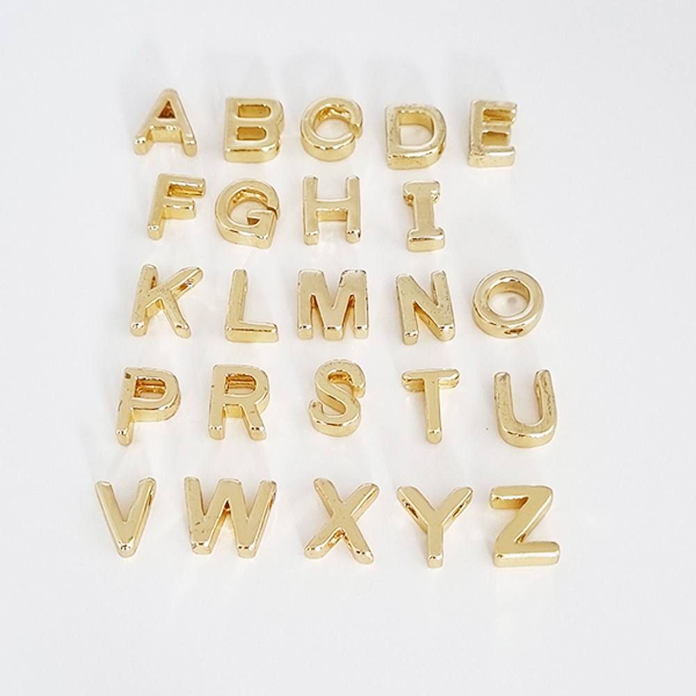 CADENA 1LETRA DORADA & CORAZON BRILLANTES VERDES