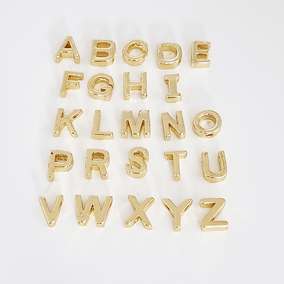 CADENA 1LETRA DORADA & CORAZON BRILLANTES VERDES