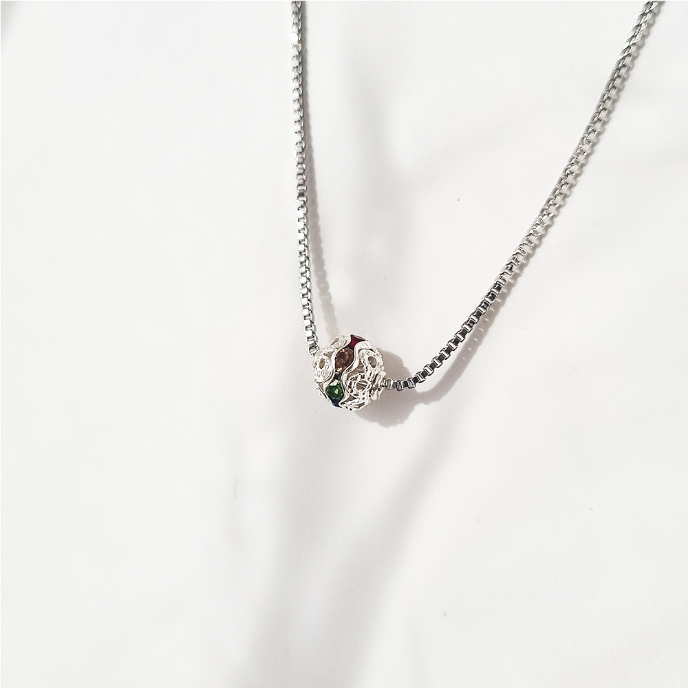 cadena esfera brillante plateada