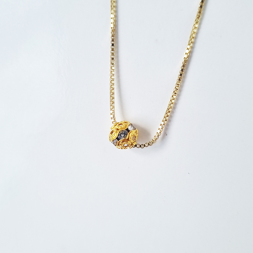 cadena esfera brillante dorada