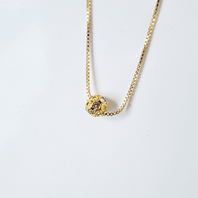 cadena esfera brillante dorada