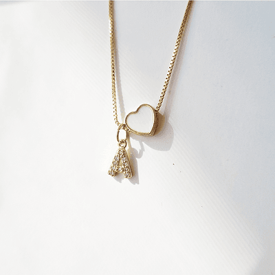 cadena 1letra circon brillante y corazon esmalte blanco