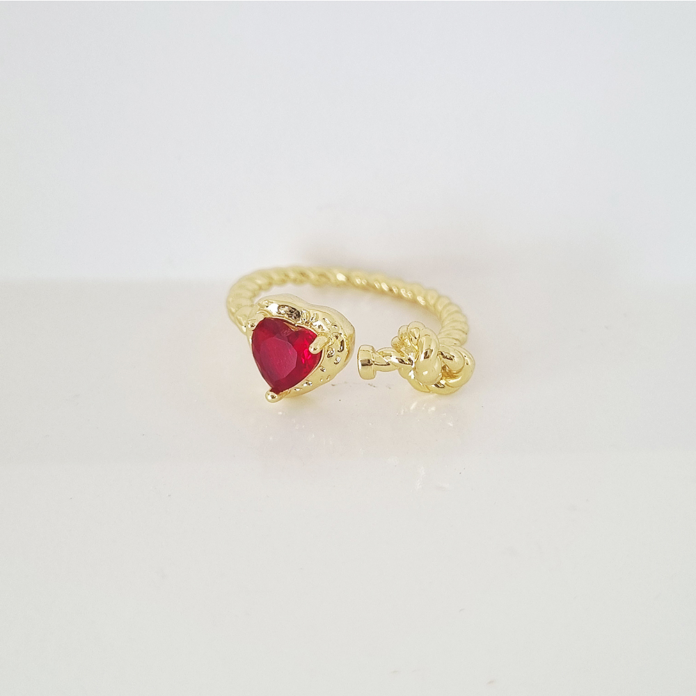 anillo corazon amarrado rojo