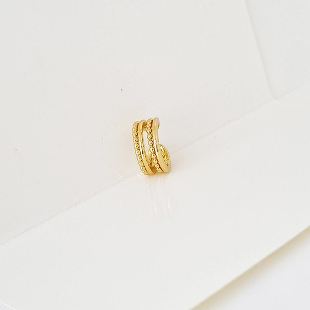 EARCUFF BOLITAS DORADAS