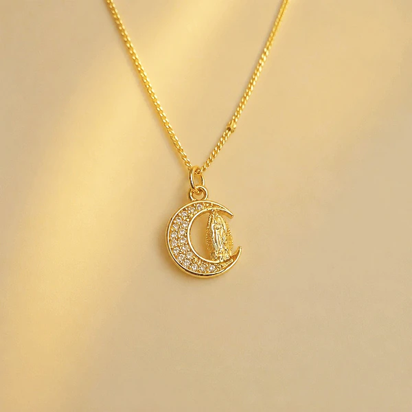 CADENA VIRGEN GUADALUPE MEDIALUNA BRILLANTE