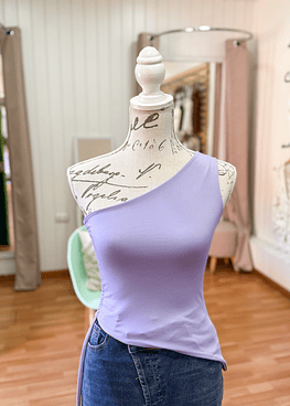 Isadora Top Asimétrico Ajustable Lila 