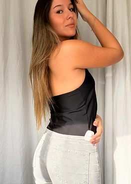 Eda Top Asimétrico sin espalda Negro