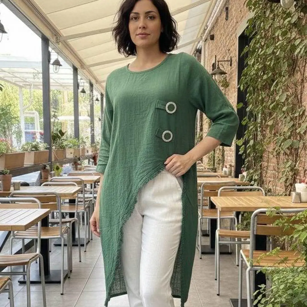 Blusa de Lino Asimétrica con Botones Decorativos 3