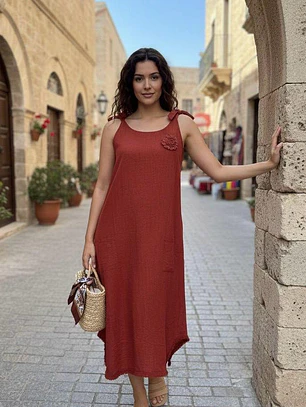 Vestido de Lino con Tirantes y Detalle Floral