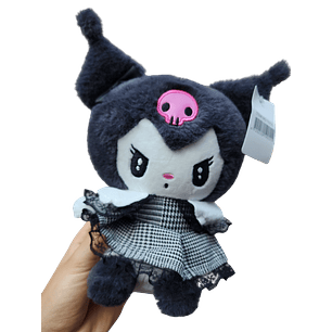 PELUCHE de KUROMI con VESTIDO de 23cm