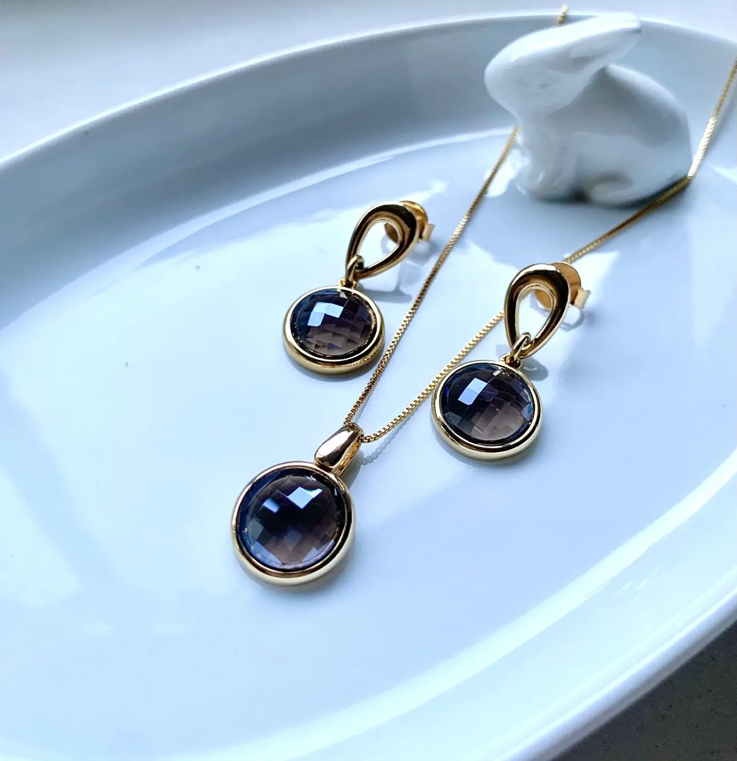 Conjunto baño de oro 18k con piedra cuarzo ahumado facetada . 1