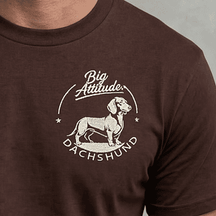 Camiseta Bordado Perro Salchicha - Regular Fit