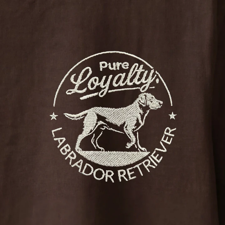 Camiseta Bordado Labrador Retriever - Regular Fit 2
