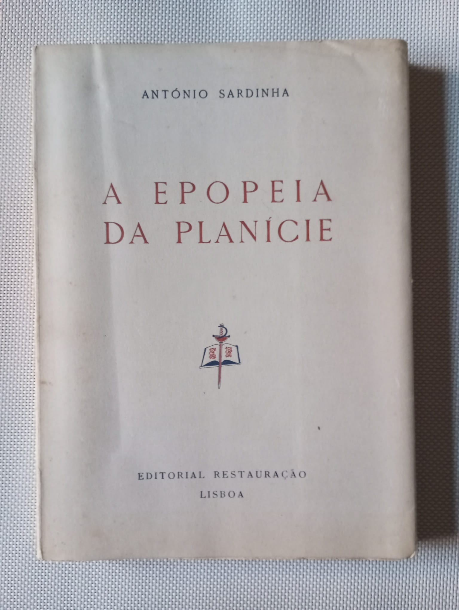 A epopeia da planície- Poemas da terra e do sangue
