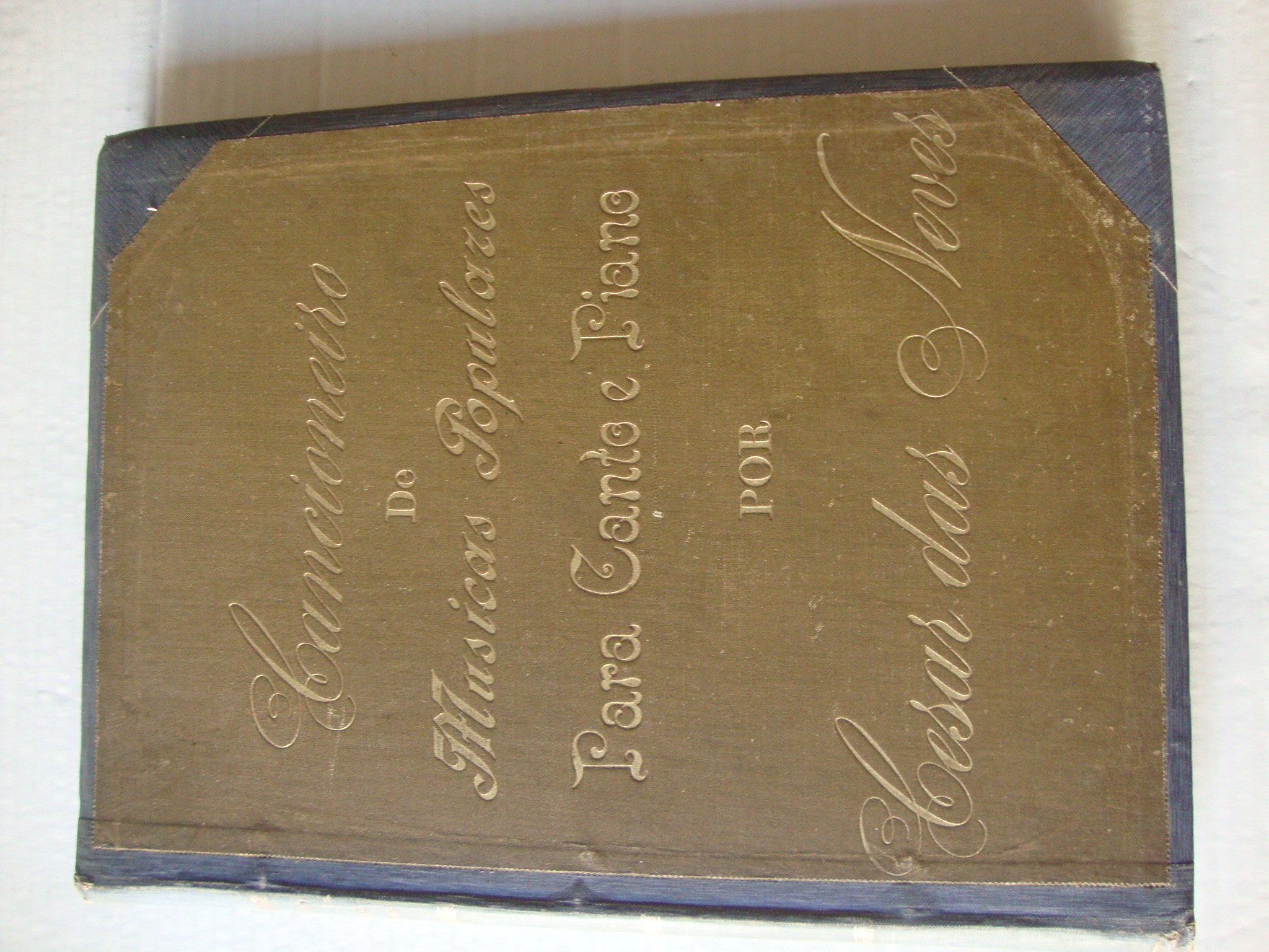 Cancioneiro de músicas populares para canto e piano