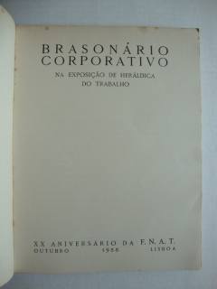 Brasonário corporativo na exposição de heráldica do trabalho