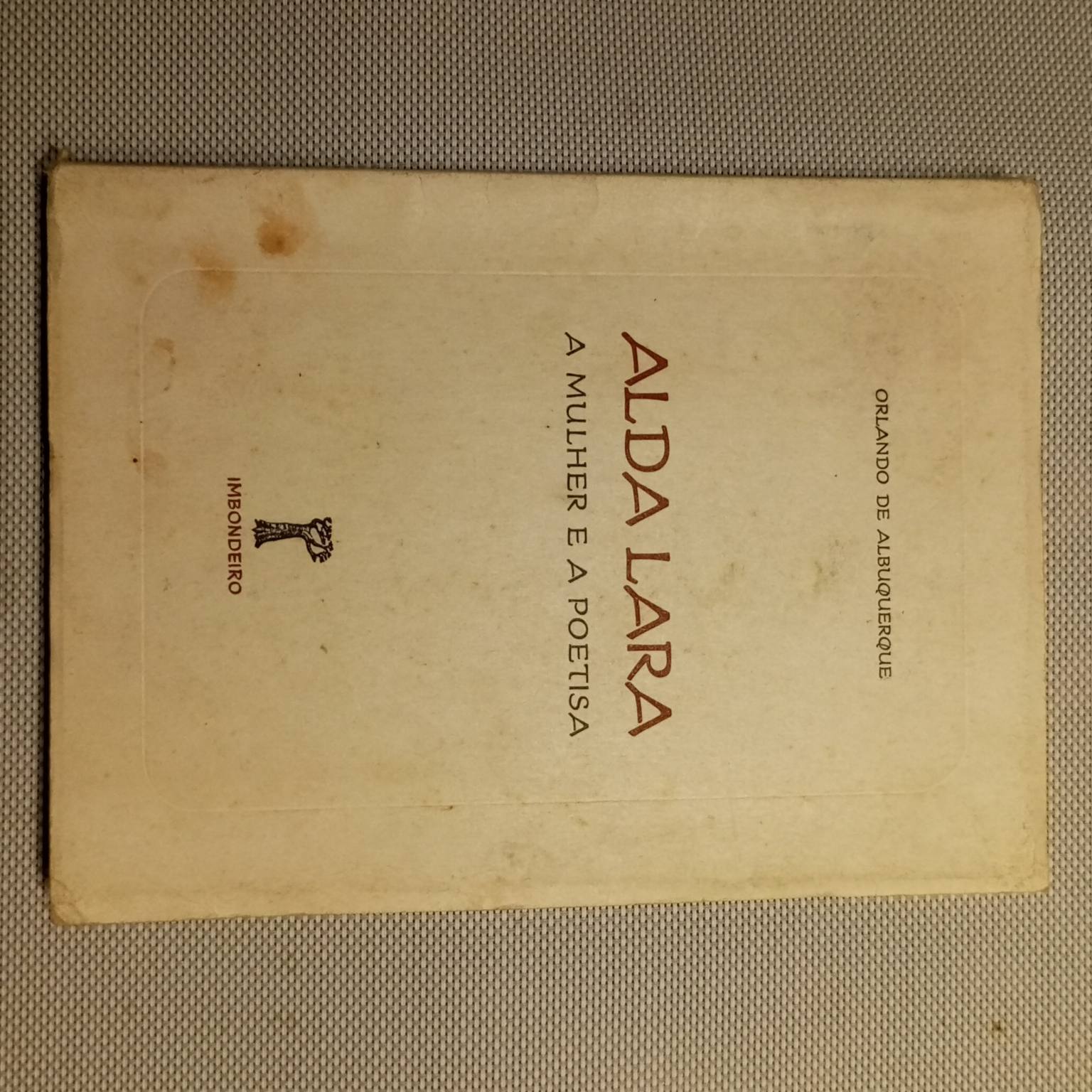 Alda Lara-  A mulher e a poetisa