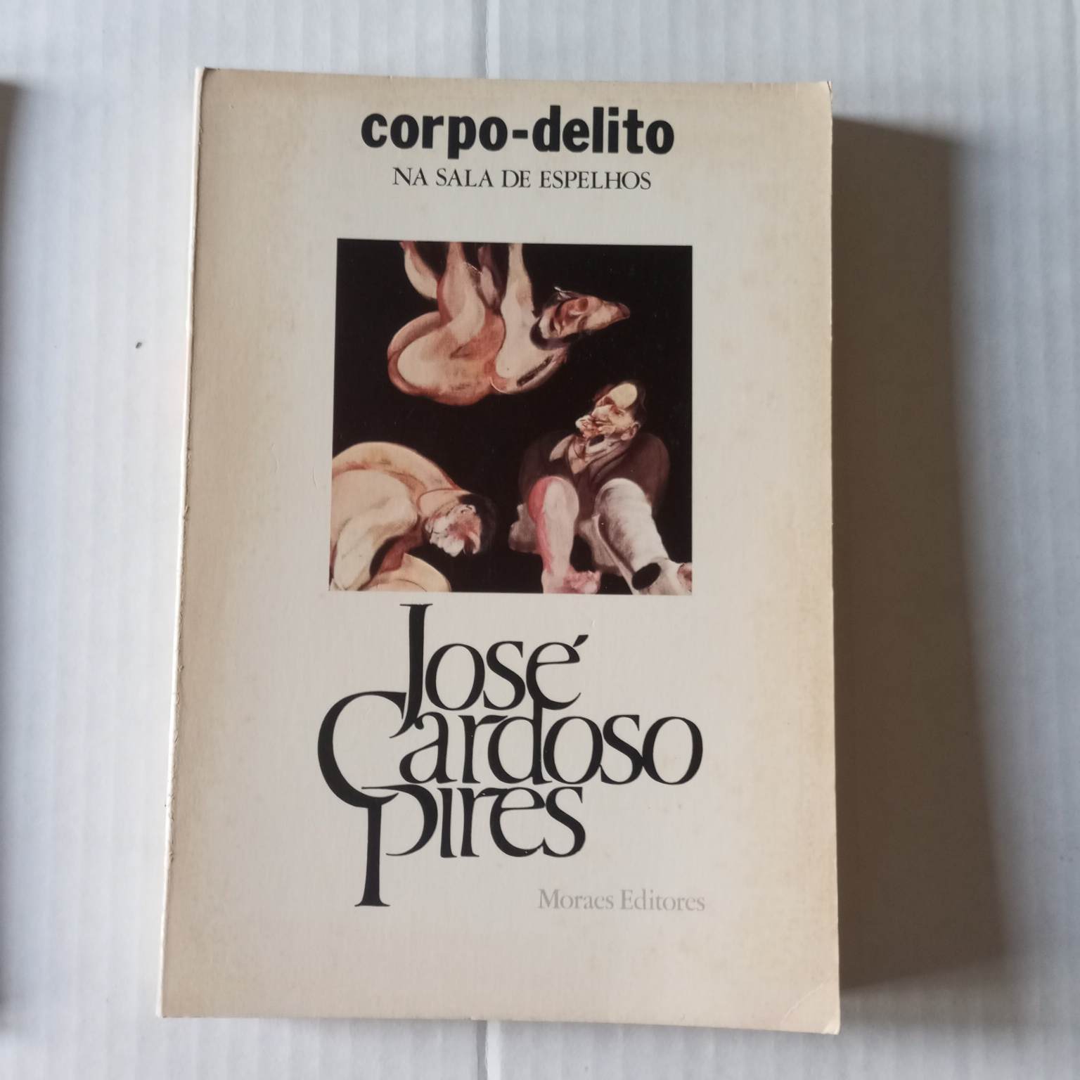 Corpo-delito na sala de espelhos