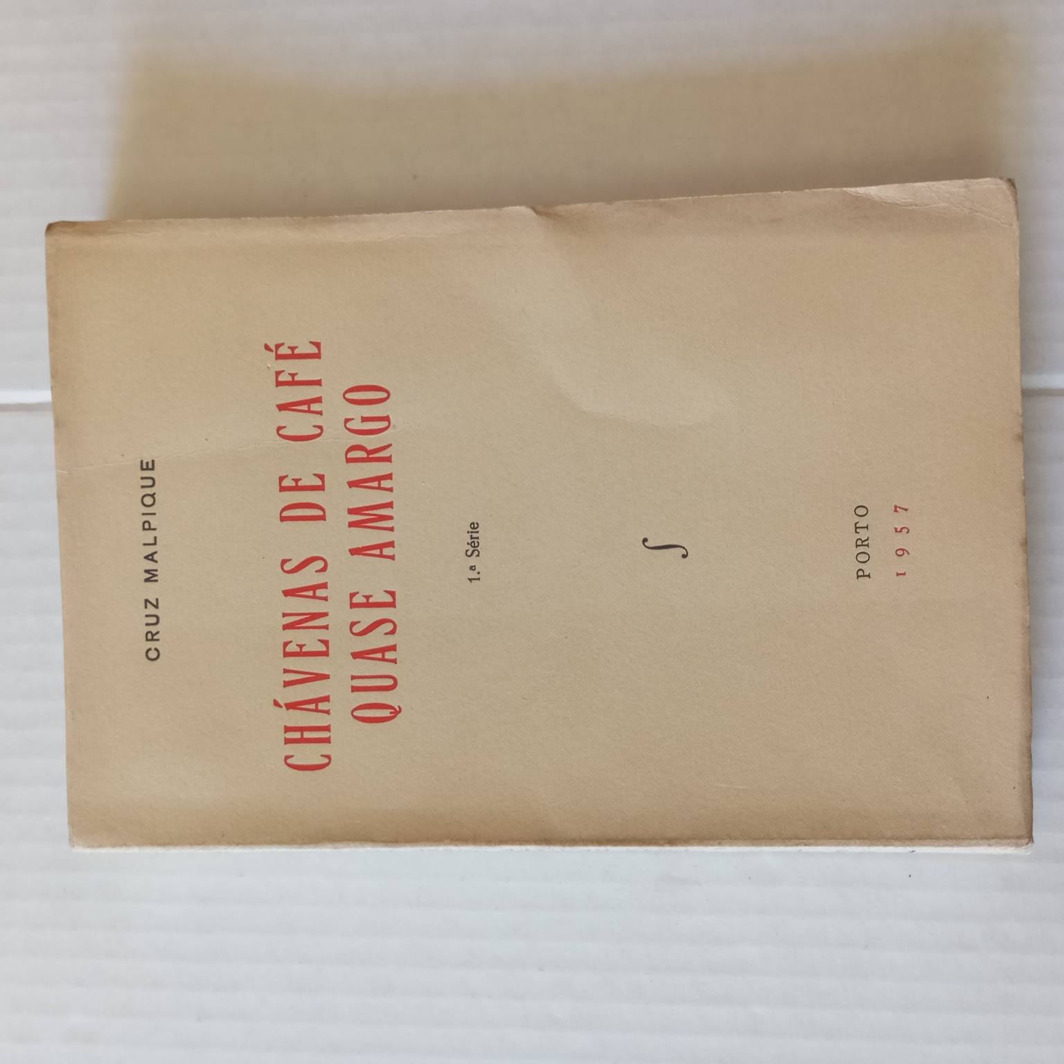 Chávenas de Café quase amargo