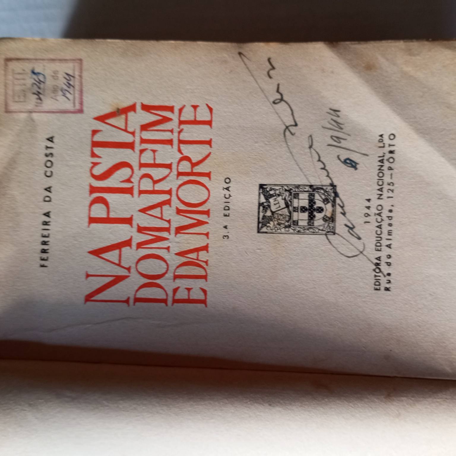 Na pista do marfim e da morte