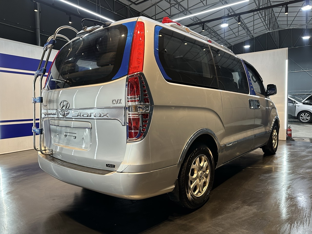 2010 Hyundai Grand Starex 12 SEATS**A/T**FULL CHROME 7