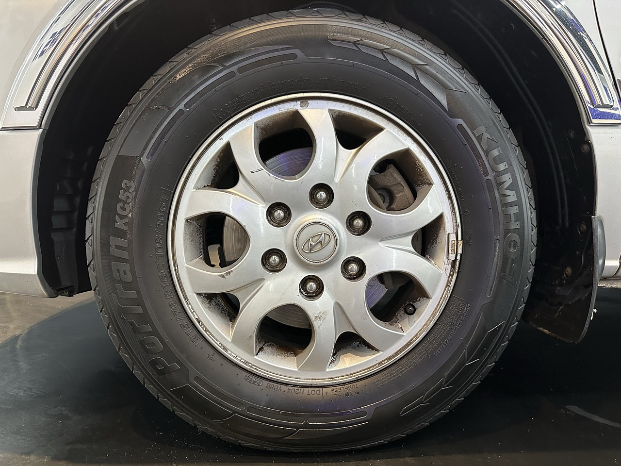 2010 Hyundai Grand Starex 12 SEATS**A/T**FULL CHROME 9