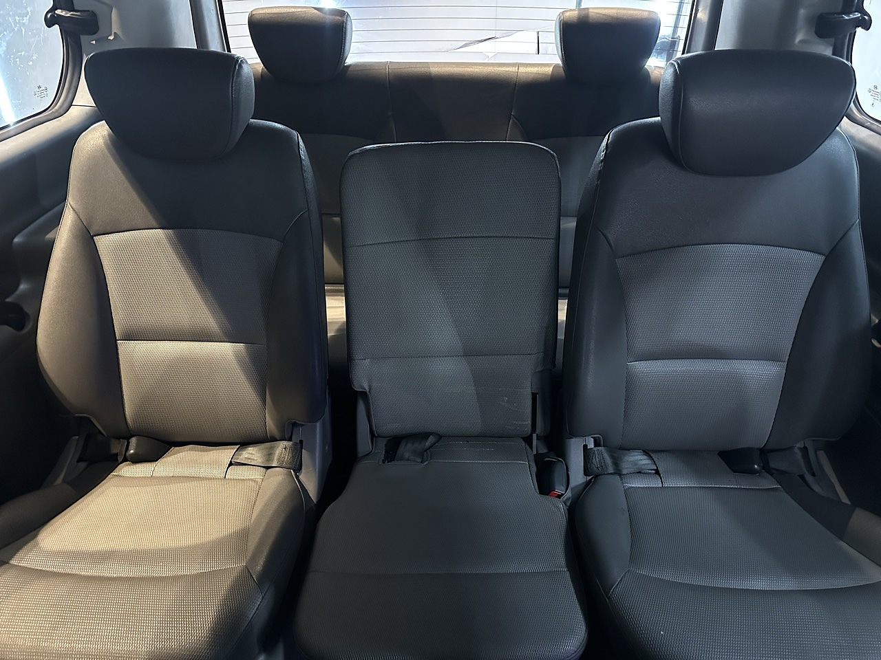 2010 Hyundai Grand Starex 12 SEATS**A/T**FULL CHROME 15