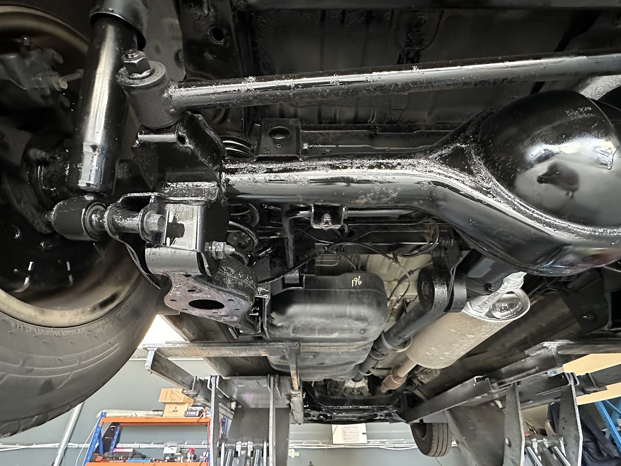 2010 Hyundai Grand Starex 12 SEATS**A/T**FULL CHROME 18