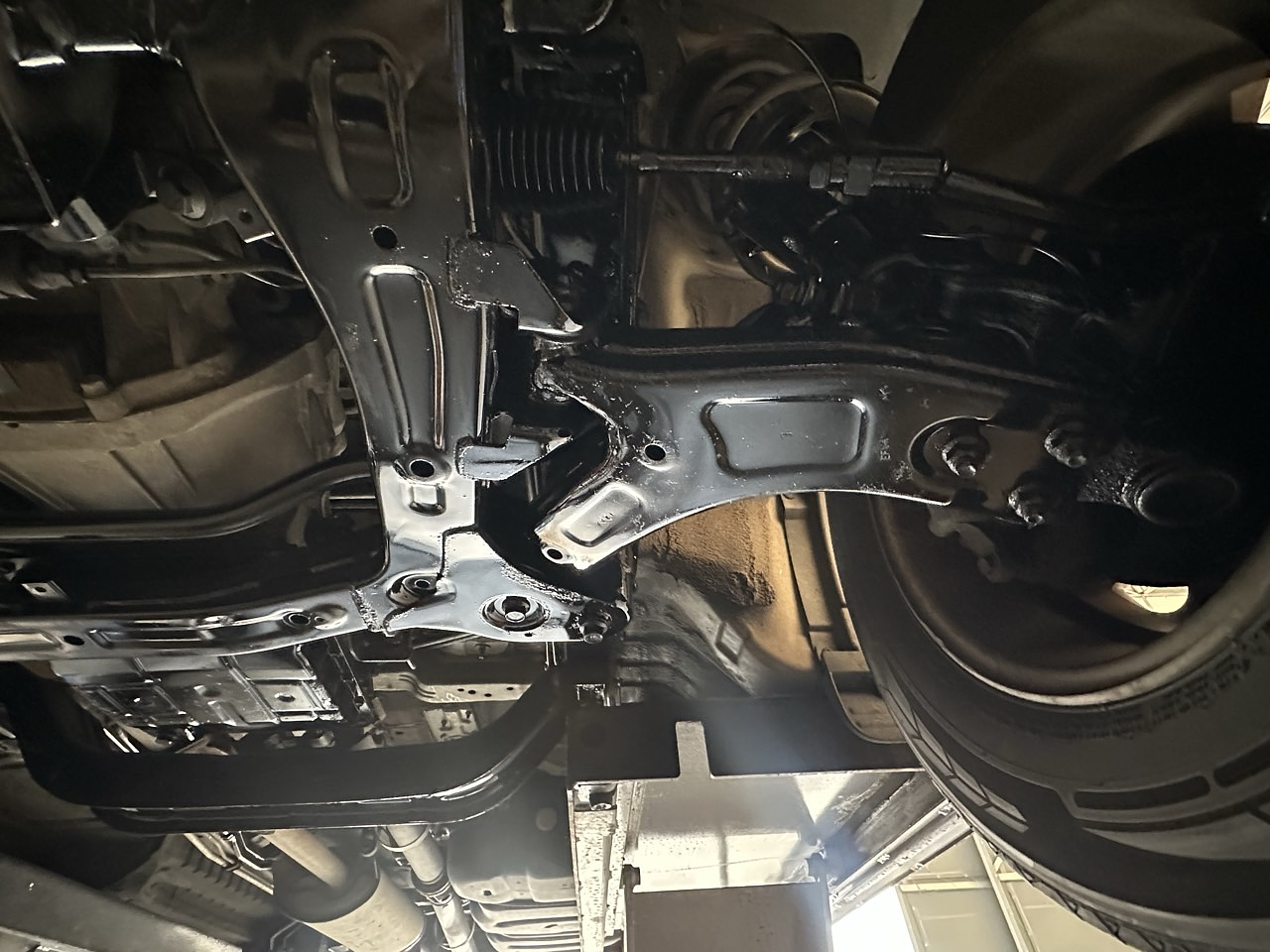 2010 Hyundai Grand Starex 12 SEATS**A/T**FULL CHROME 19