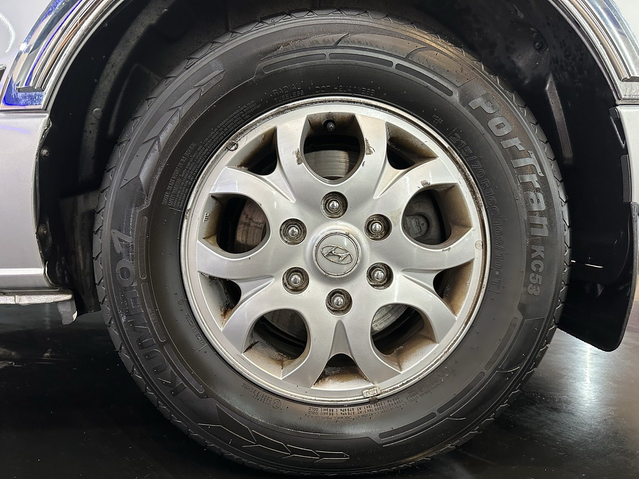 2010 Hyundai Grand Starex 12 SEATS**A/T**FULL CHROME 11