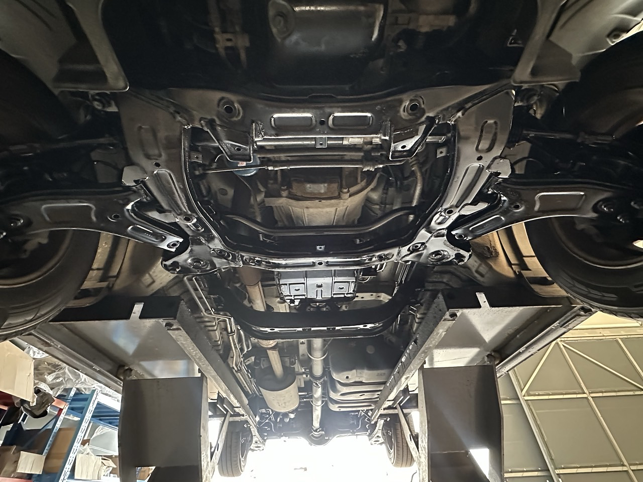 2010 Hyundai Grand Starex 12 SEATS**A/T**FULL CHROME 22