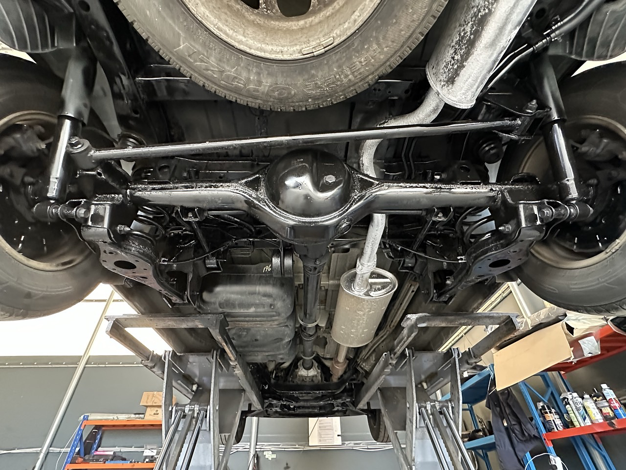 2010 Hyundai Grand Starex 12 SEATS**A/T**FULL CHROME 23