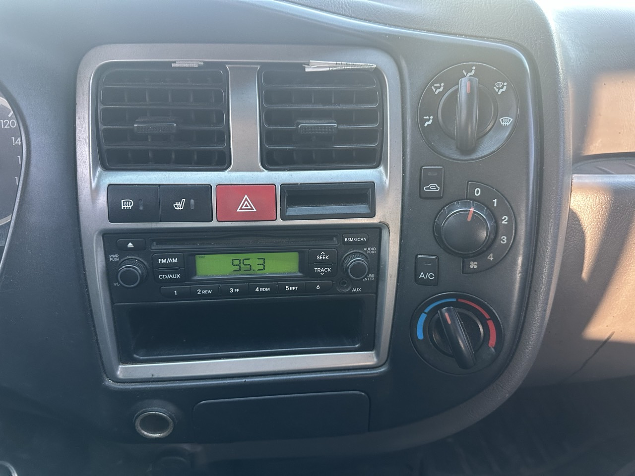 2014 Hyundai Porter2 (H100) 1 ton CRDi Double Cab 4*2(2WD) 23