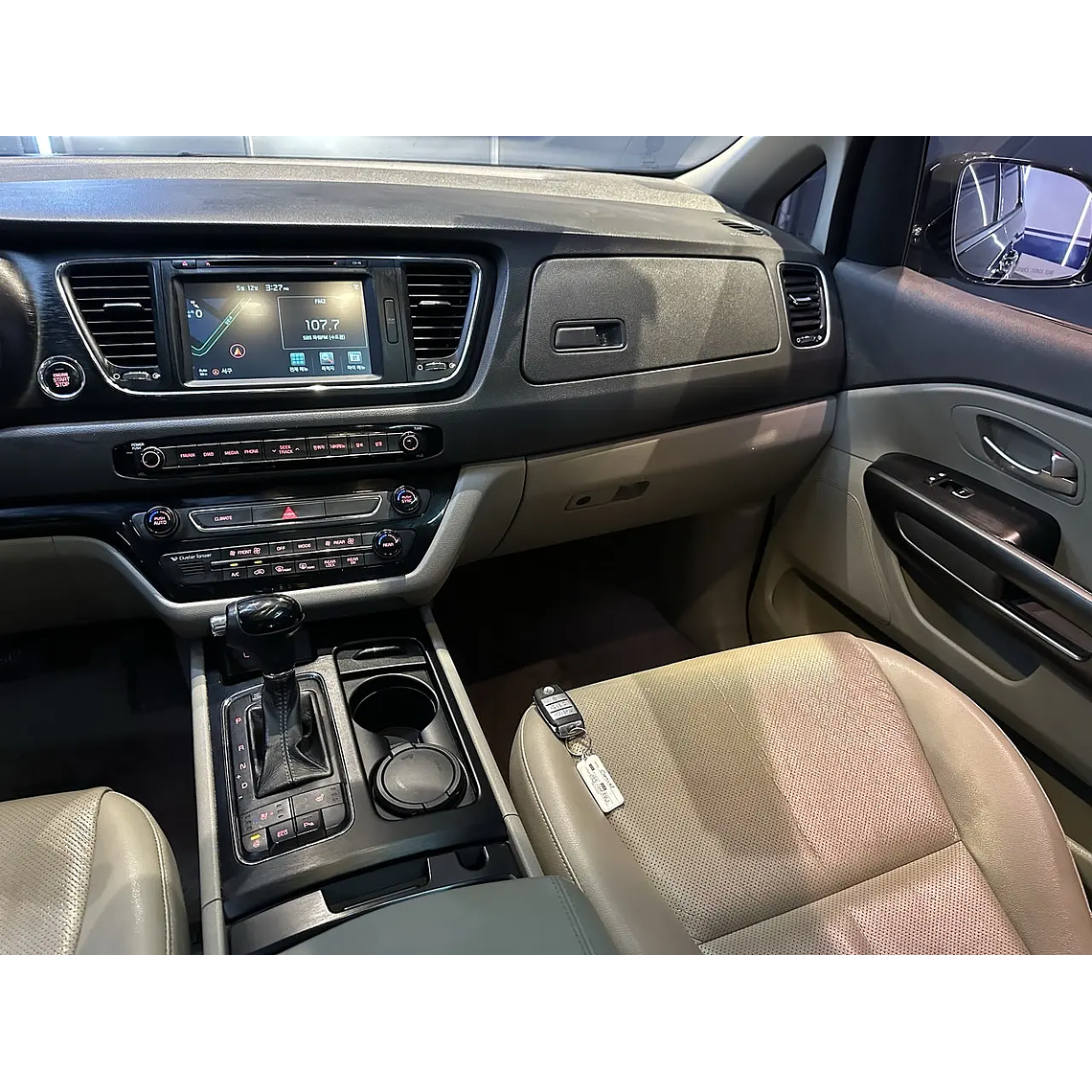 KIA ALL NEW CARNIVAL 2016 / 9 PASAJEROS / DIESEL / PUERTA ELECTRICA / SUNROOF 9