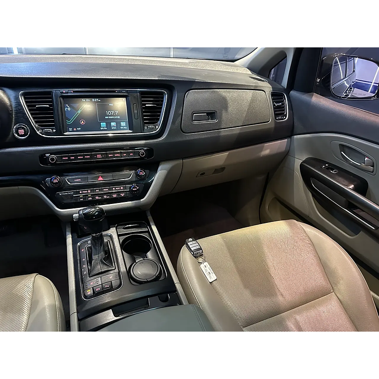 KIA ALL NEW CARNIVAL 2016 / 9 PASAJEROS / DIESEL / PUERTA ELECTRICA / SUNROOF 9