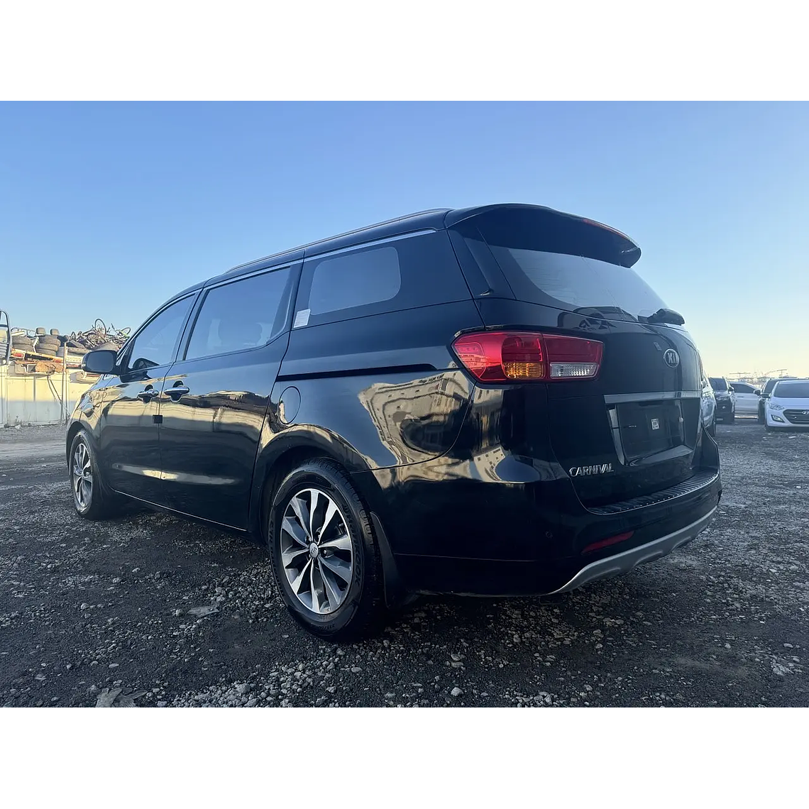 KIA ALL NEW CARNIVAL 2017 DOUBLE SUNROOF / PANTALLA / DIESEL / 9 PASAJEROS 3