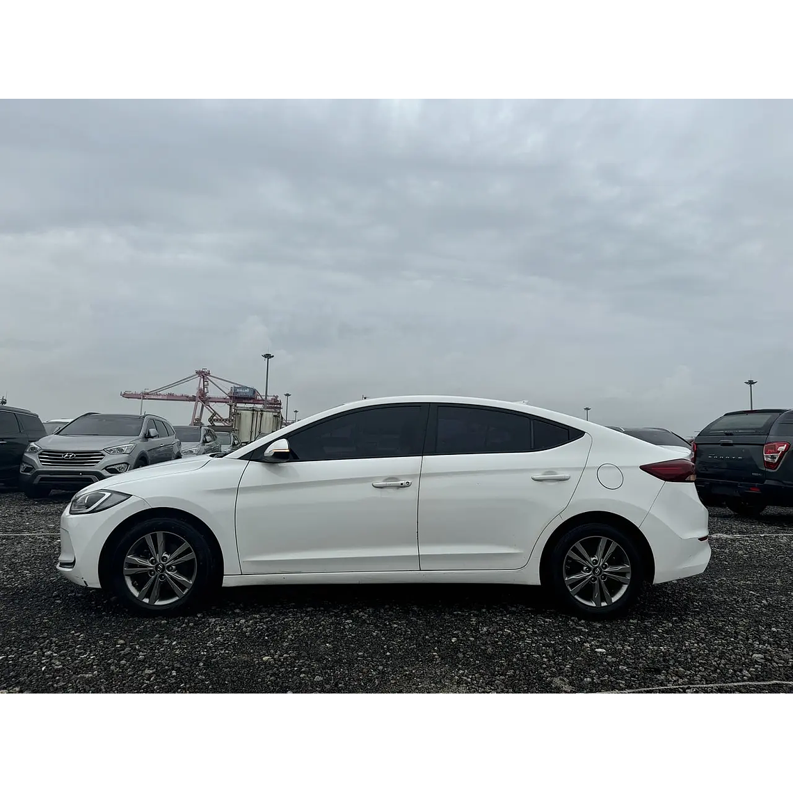 HYUNDAI AVANTE AD 2016 DIESEL 1,6VGT FULL EQUIPO 4