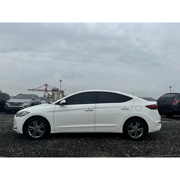 HYUNDAI AVANTE AD 2016 DIESEL 1,6VGT FULL EQUIPO 4