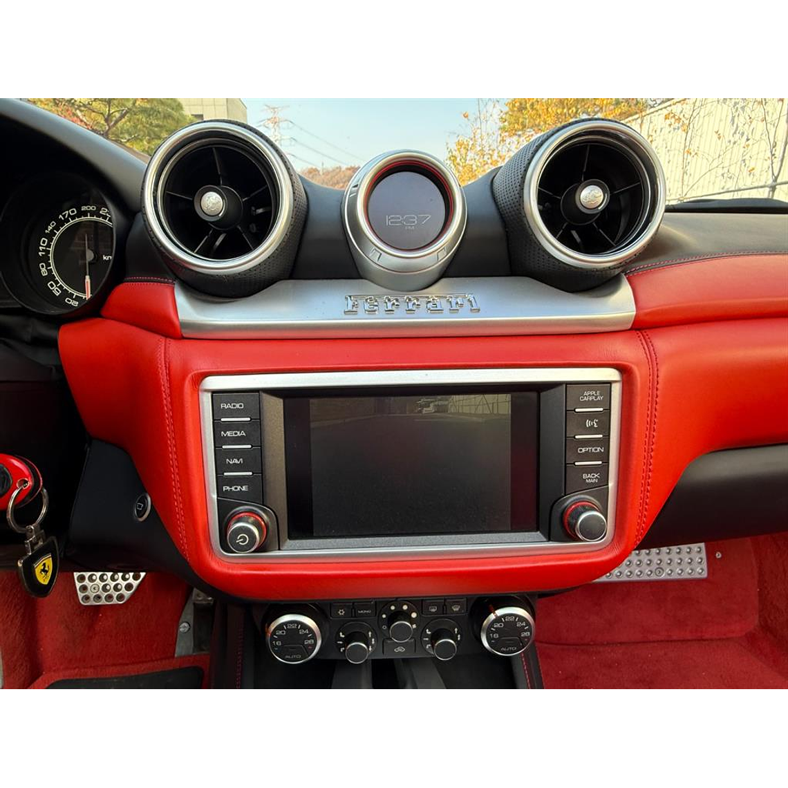 FERRARI CALIFORNIA T 3.9 V8 ROJO 10