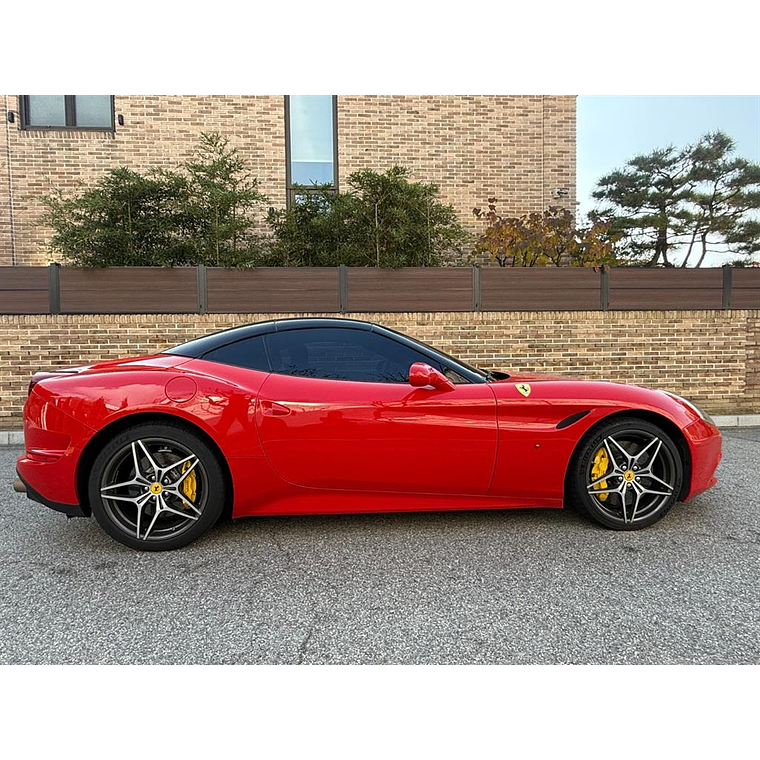 FERRARI CALIFORNIA T 3.9 V8 ROJO 6