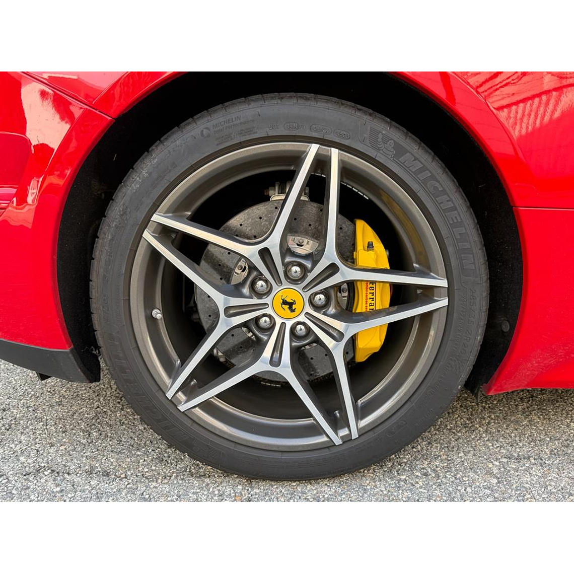 FERRARI CALIFORNIA T 3.9 V8 ROJO 16