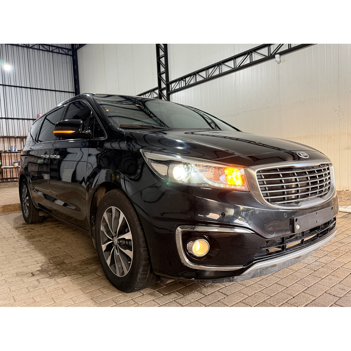 KIA ALL NEW CARNIVAL 2017 DOUBLE SUNROOF / PANTALLA / DIESEL / 9 PASAJEROS 1
