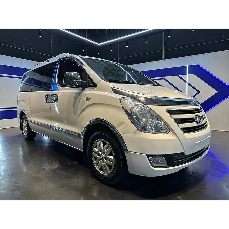 HYUNDAI STAREX 2017 / DIESEL / 2.5 CC / 12 PASAJEROS 3