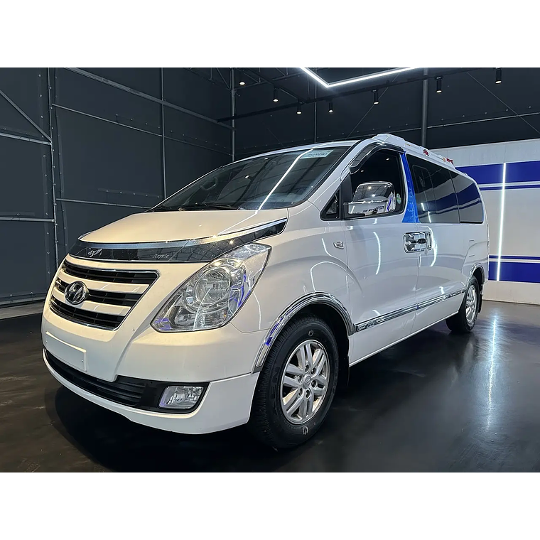 HYUNDAI STAREX 2017 / DIESEL / 2.5 CC / 12 PASAJEROS 2