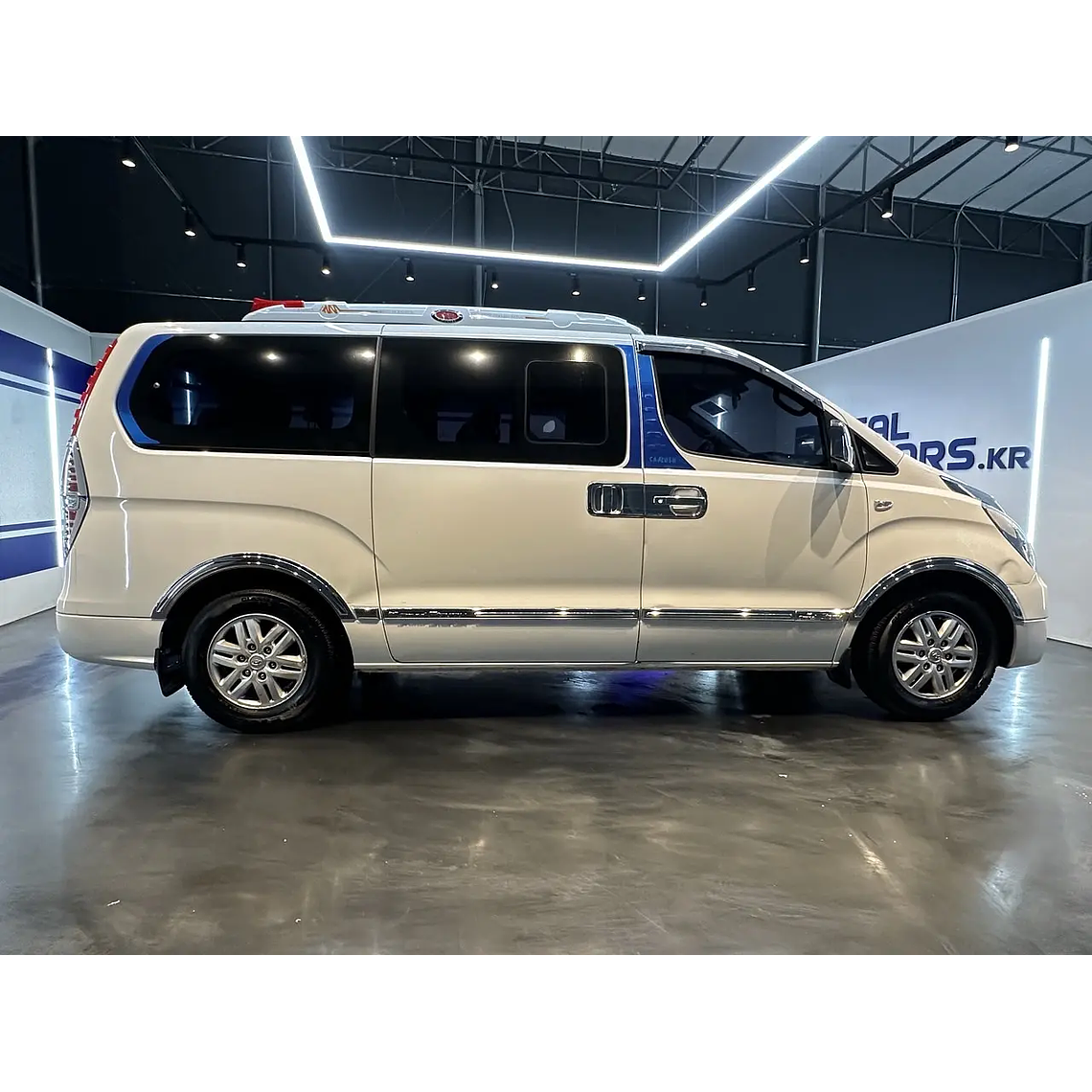 HYUNDAI STAREX 2017 / DIESEL / 2.5 CC / 12 PASAJEROS 6