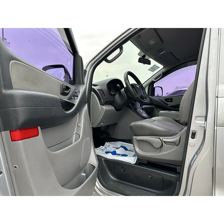 HYUNDAI STAREX 2013 / DIESEL 2.5 / 2WD / 12 PASAJEROS 13