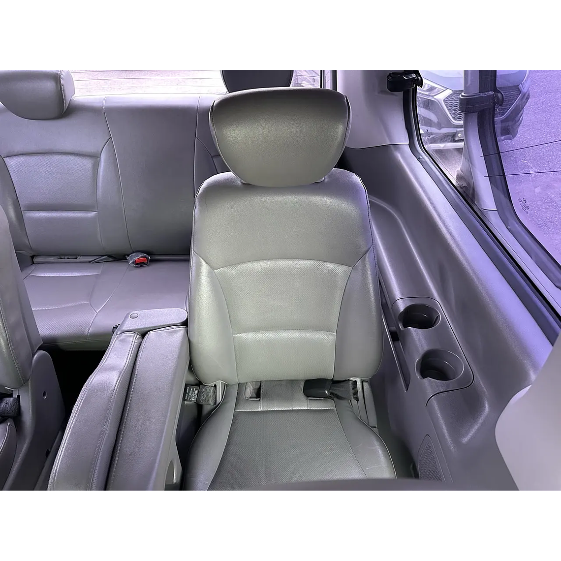 HYUNDAI STAREX 2013 / DIESEL 2.5 / 2WD / 12 PASAJEROS 17