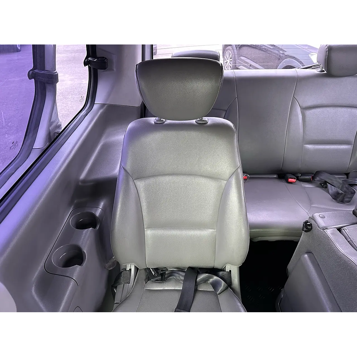 HYUNDAI STAREX 2013 / DIESEL 2.5 / 2WD / 12 PASAJEROS 18