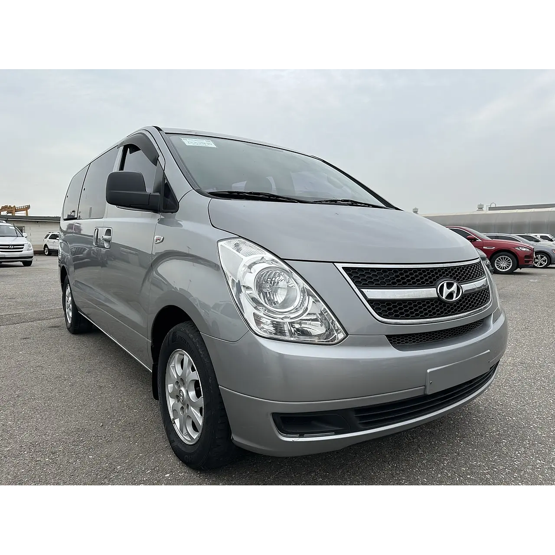 HYUNDAI STAREX 2013 / DIESEL 2.5 / 2WD / 12 PASAJEROS 19