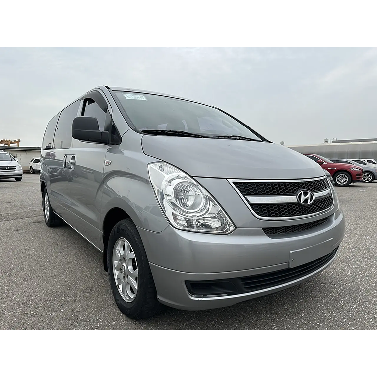 HYUNDAI STAREX 2013 / DIESEL 2.5 / 2WD / 12 PASAJEROS 19